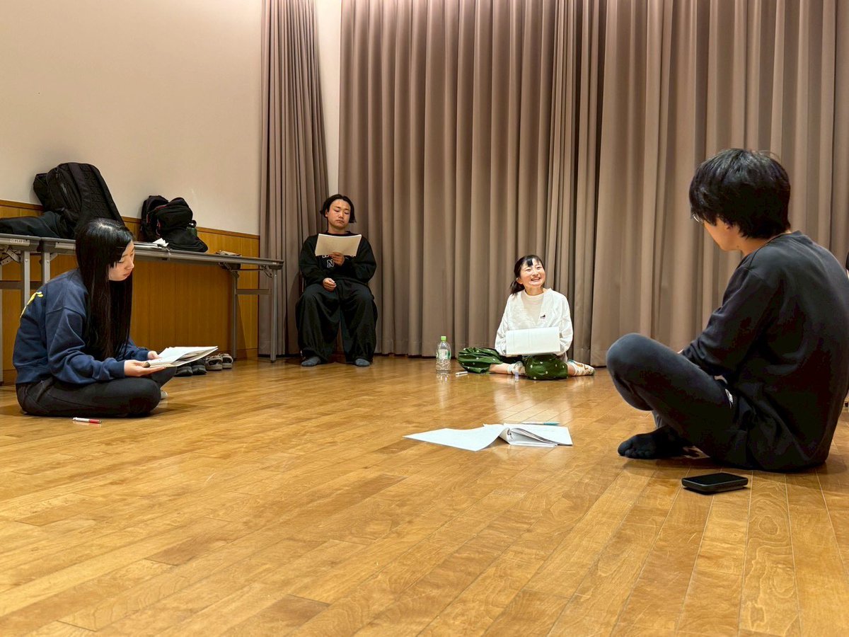 f_na__n's tweet photo. 稽古の疲労感と充足感

まだまだもっともっと
ぎりぎりまで足掻くぞ

少しだけでも自分の今を考えるきっかけになったらなと思います💭

劇団Philos.『フロートマン』
今週末です！！！
11/8(土) 13:00/18:00  11/9(日) 13:00
🎫 https://t.co/cVJW8706wK

ぜひご来場ください！ https://t.co/crMRny4pQP