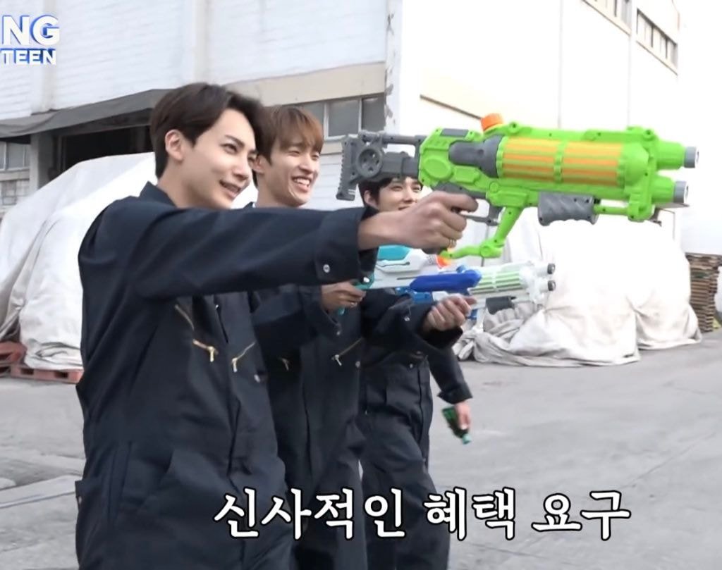 ㄱㅂㅂ 보고있습니까? 박성국 전역 하루 남았는데 걍 지금 돌려주십쇼 빨리요