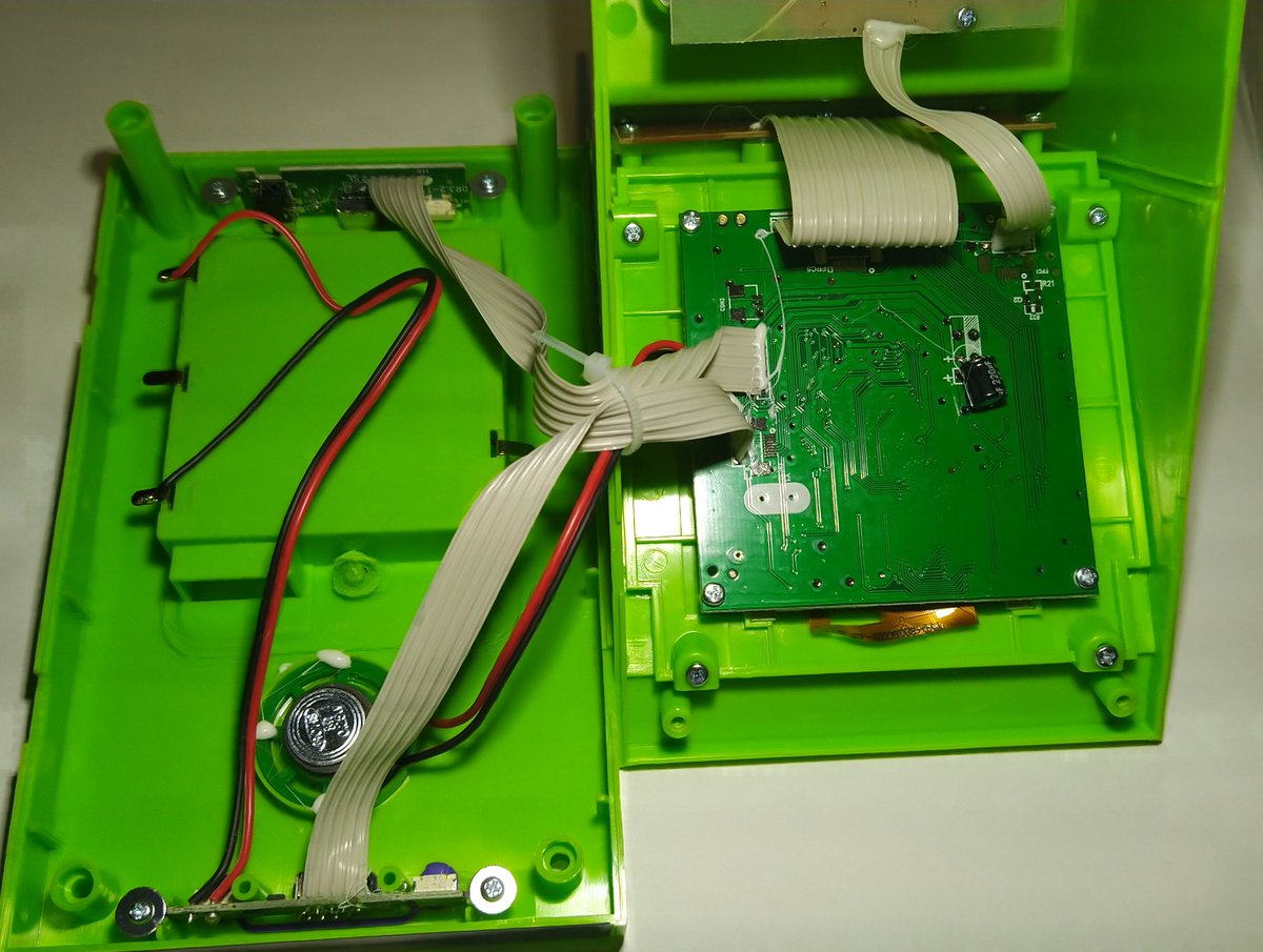 sofia809p's tweet image. 16M-bitフラッシュメモリが載ってる模様
ファミコンえみゅの前のはシリアルメモリなのに
Micro Player Pro
今度はパラレルメモリ
謎

・・・このROMをひっぺがして書き換える自信はない
#myarcade #マイアーケード #MicroPlayerPro