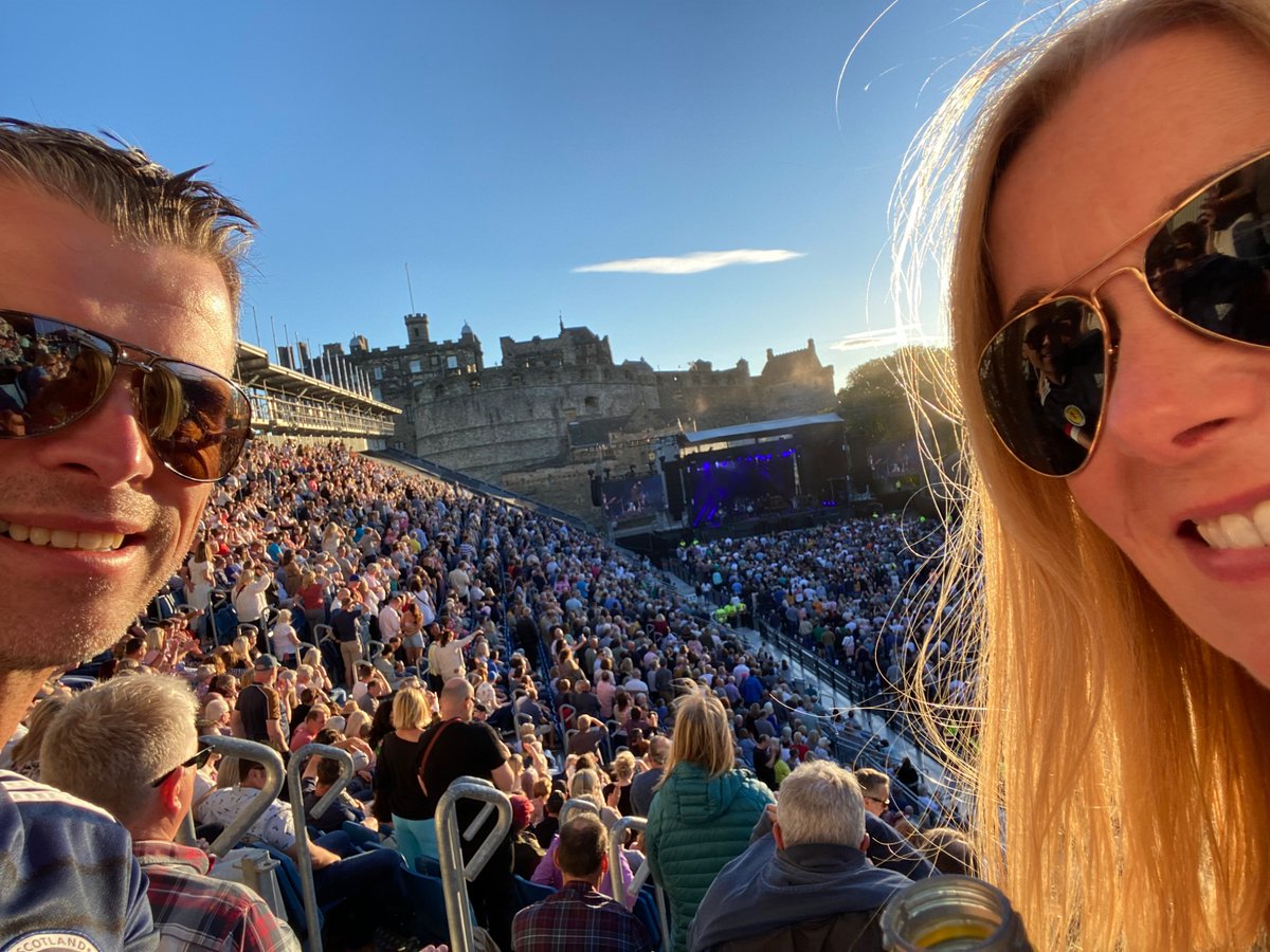 andrew_1971's tweet photo. @rickyaross And as if by Magic 🙏 … was at the last Edinburgh Castle gig … already looking forward to it! 🙌 https://t.co/e2Z7FpycLG