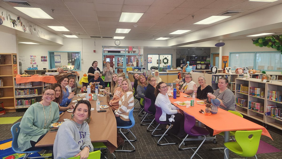 TallwoodElem's tweet image. What a fun lunch with our amazing staff! 🦃💛 Our Friendsgiving was filled with laughter, delicious food, and the best company.
@ppalsuter
#wearevbschools