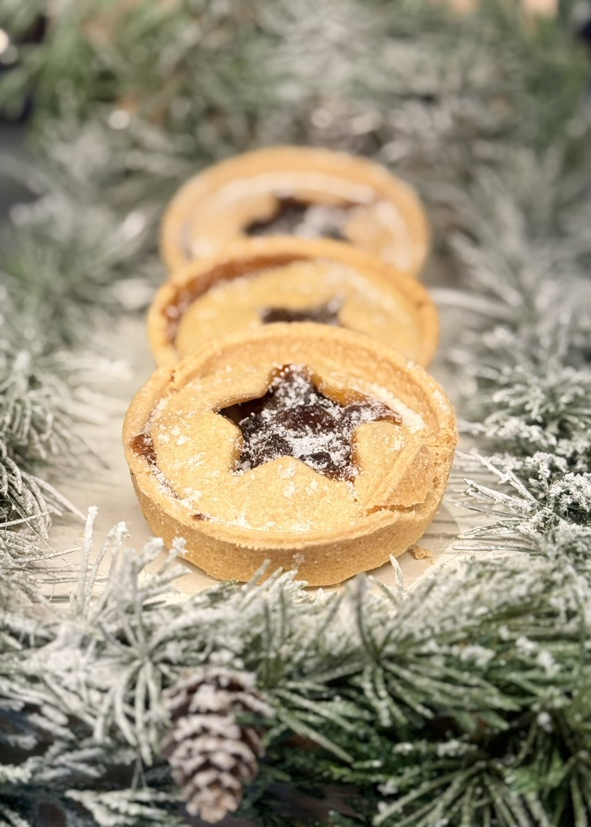 Mmmmmince pies at <a href="/CostaCoffee/">Costa Coffee</a> Welwyn Garden City.