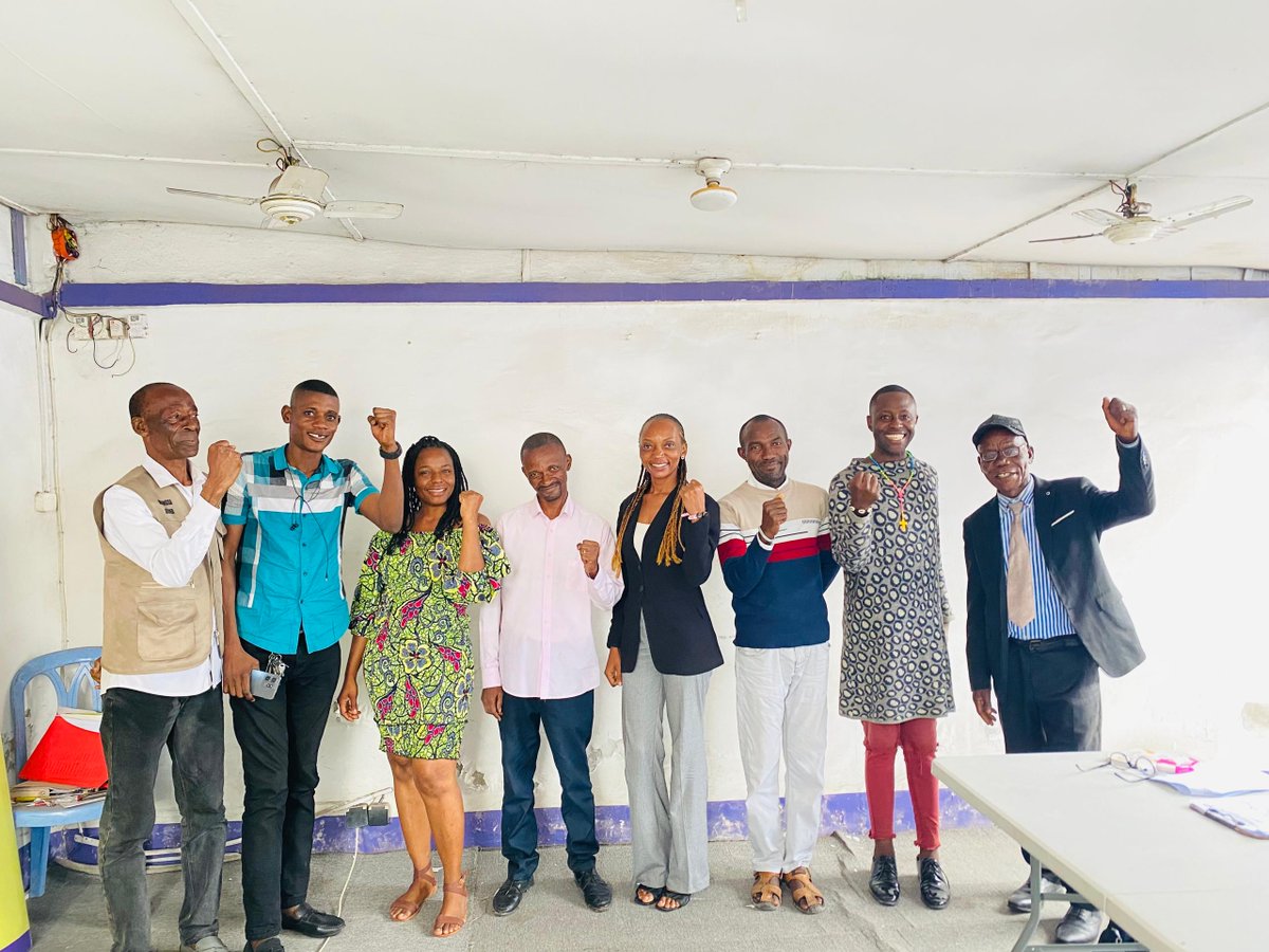 Pour améliorer les conditions de vie des Congolais, le mouvement **Mondas**, soutenu par VIVA SALUD, a organisée  une réunion stratégique enfin de présenter la feuille de route du projet « Approche Fondée sur les Droits Humains ».
🎯 Objectifs :
- Proposer et planifier les