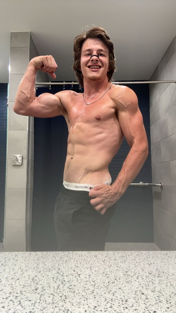 Pic for attention…

Attention 🚩Retweet game inbound 20 mins, 2/4/3 help me ruin this loser🚩go!