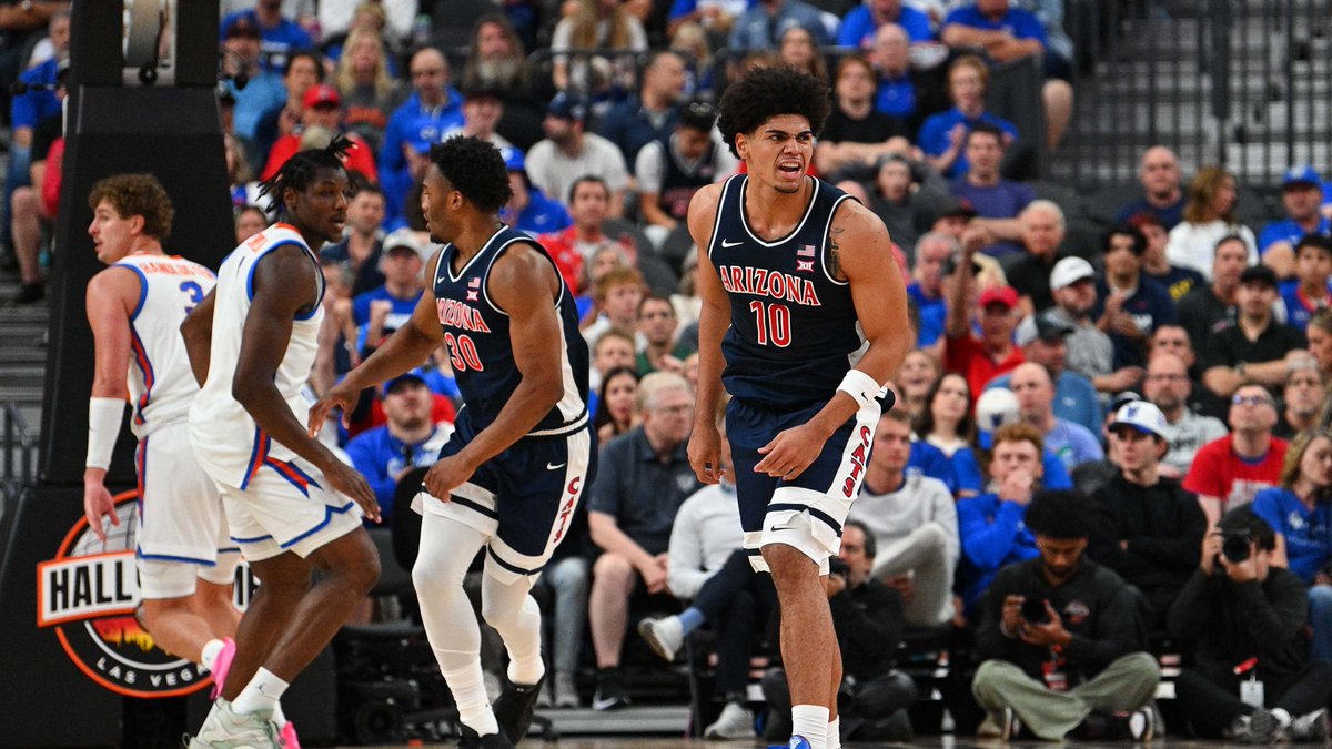 barstoolsports's tweet image. Koa Peat Is Must Watch TV All Year - Had One Of The Best Debuts College Hoops Has Ever Seen, Destroyed Florida With A Historical Stat Line barstoolsports.com/blog/3556573/k…