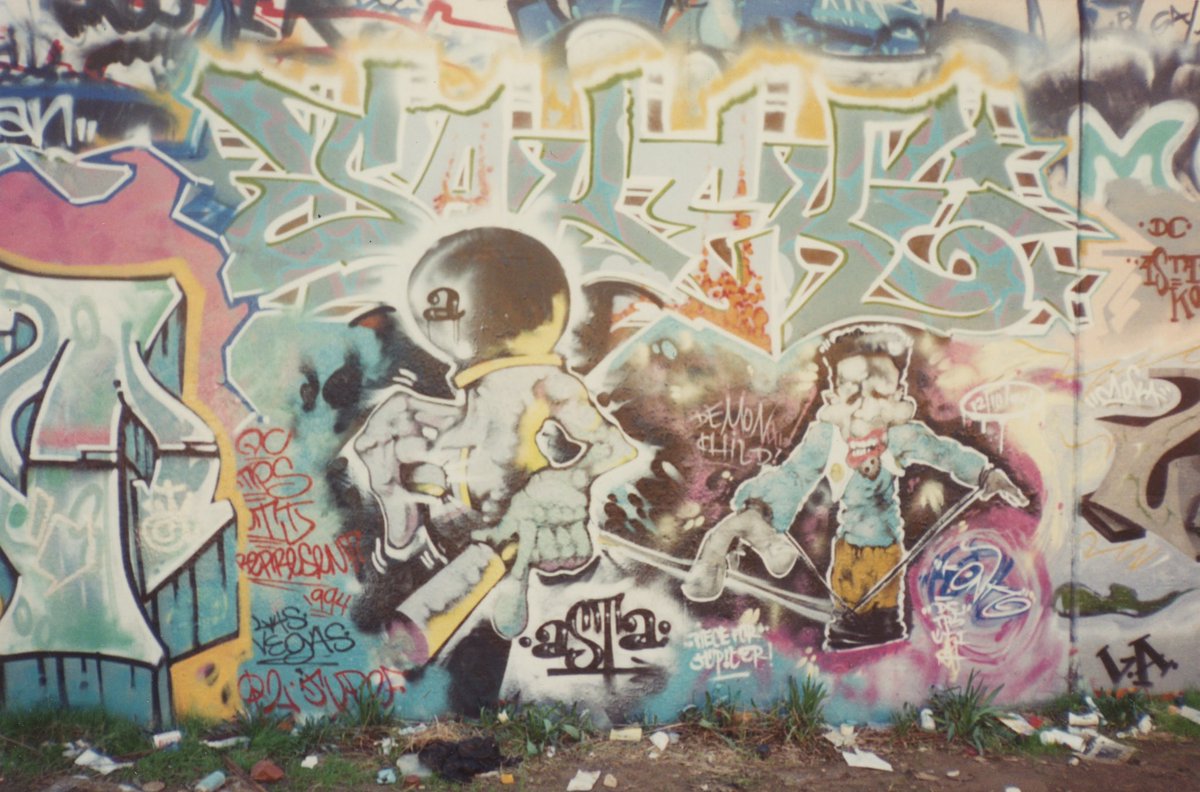 bus166msk's tweet image. Slide 1: Siner LTS 1995 Motor Yard
Slide 2: Mesk 1994 hard to remember where this was.
Slide 3: Saber on top; not sure who all did the characters. 1994 Motor yard if I’m not mistaken. All photos by @bus166msk