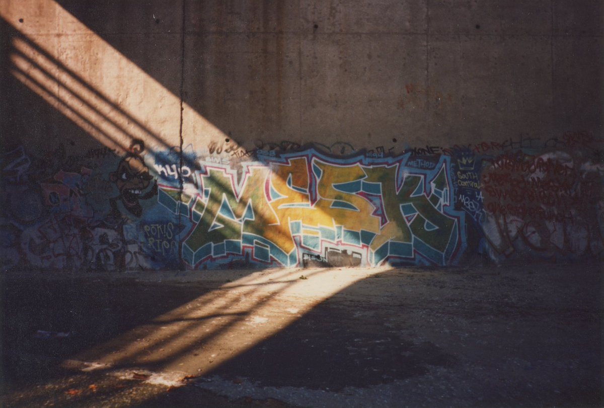 bus166msk's tweet image. Slide 1: Siner LTS 1995 Motor Yard
Slide 2: Mesk 1994 hard to remember where this was.
Slide 3: Saber on top; not sure who all did the characters. 1994 Motor yard if I’m not mistaken. All photos by @bus166msk