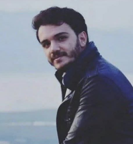 aamirhoossein's tweet image. شاید کمتر کسی اسم #ارشاد_رحمانیان رو شنیده باشه؛

۲۳ ساله بود و کارشناسی هوشبری داشت. ۲۶ آبان ۹۸ بازداشت شد و چند روز بعد پیکرش را کنار سد گاران یافتند جمجمهٔ شکافته، استخوان‌های شکسته، آثار ضرب‌دیدگی بر گردن و شانه‌ها و اثری شبیه سوراخ ناشی از شلیک گلوله.
#علیه_فراموشی