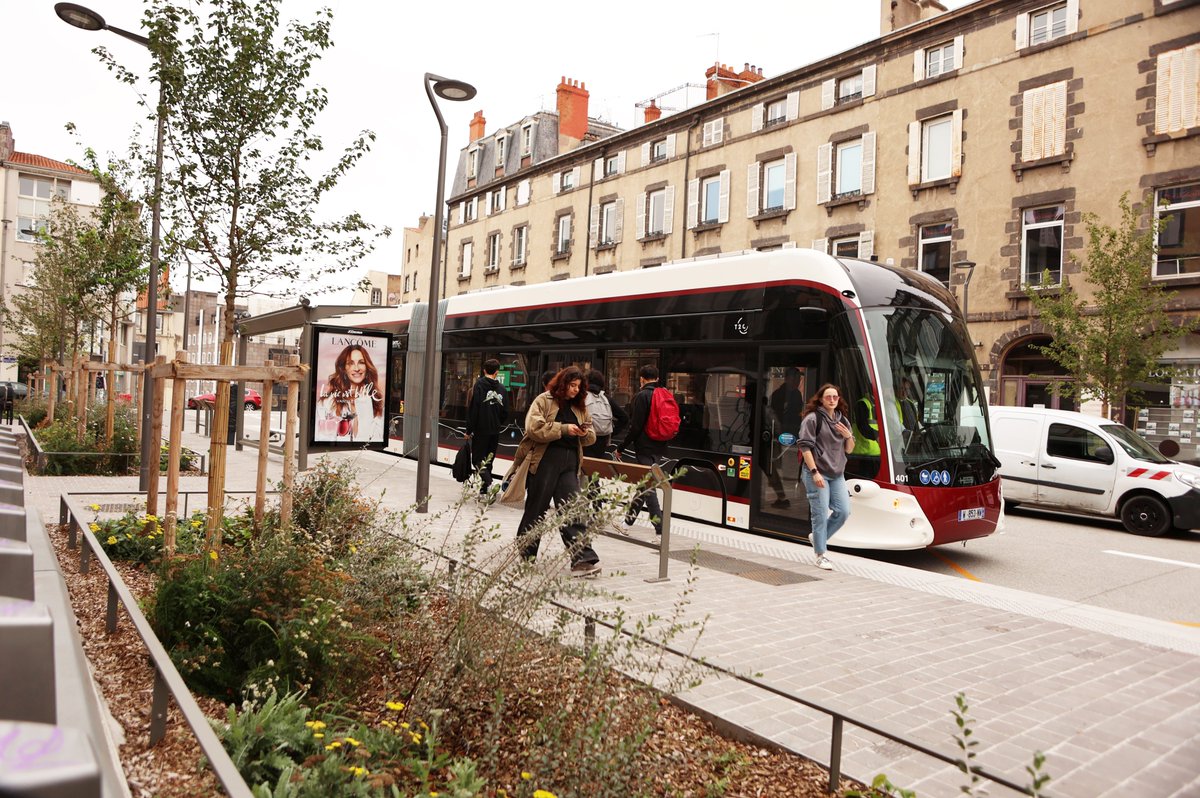 ClermontFd's tweet image. 🚍 Le nouveau réseau #T2C entre en service le 20 décembre à #ClermontFd:
✅ 90 % des habitants desservis
✅ 3 lignes fortes + interconnexion simplifiée
✅ +20 % d’offre kilométrique pour + de #mobilité
✅ 28 parkings-relais
✅ 30 min pour accéder à un service essentiel

 #Inspire