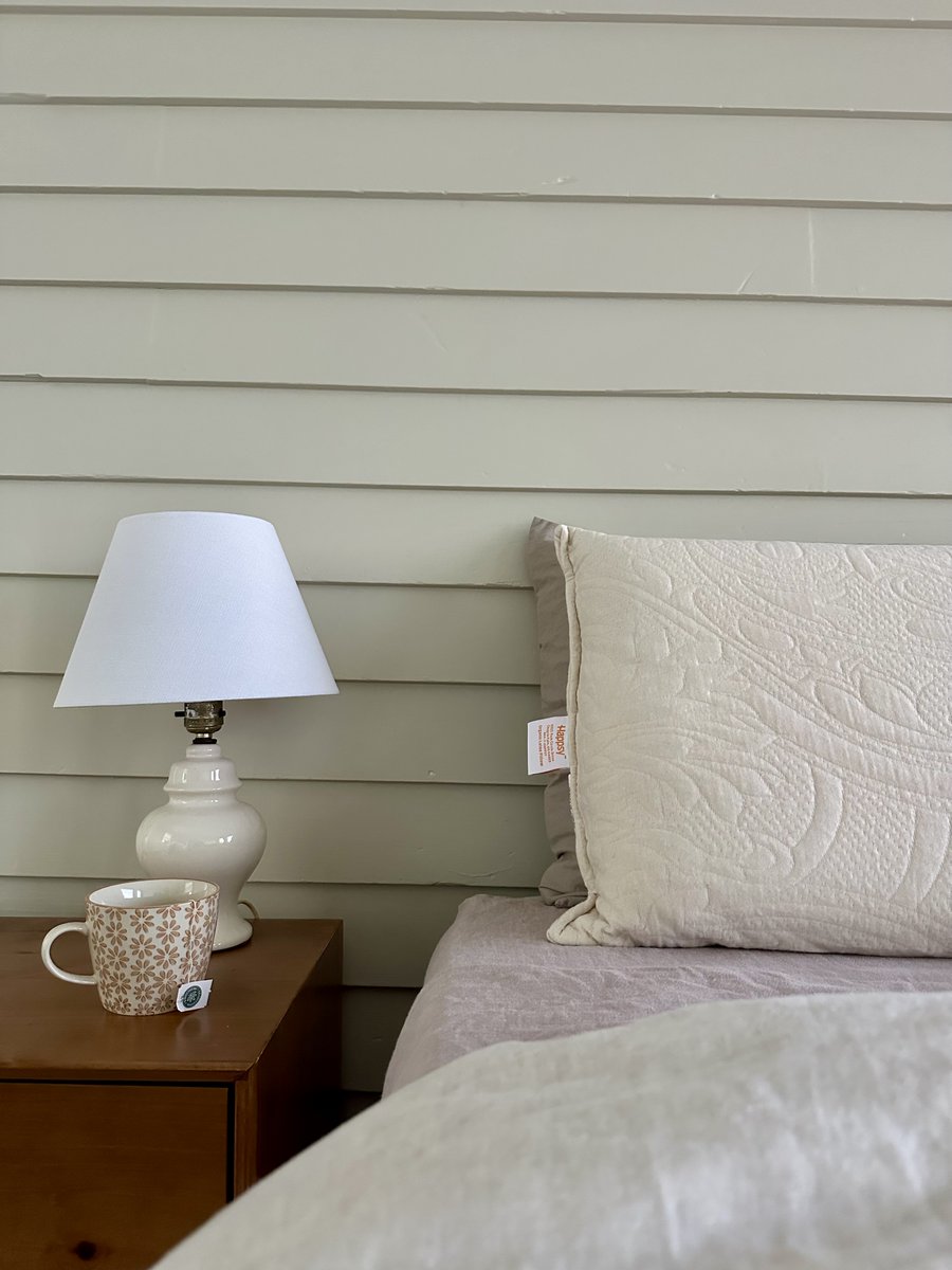 Curl up, sip slowly and sink into your Happsy setup. Resting easy has never felt this good. 🌿☕🛏️

#Rest #SelfCare #MorningRoutine #SlowMornings