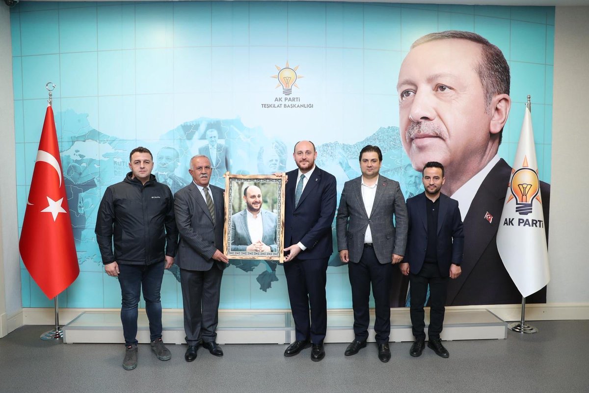 Ak Parti Genel Merkezinde Genel Başkan Yardımcısı ve Teşkilat Başkanı Sn. <a href="/abuyukgumus/">Ahmet Büyükgümüş</a>’ ü ziyaret ederek hayırlı olsun dileklerinde bulunduk.
İlgi, alaka ve misafirperverliklerinden dolayı kendilerine çok teşekkür ederiz.