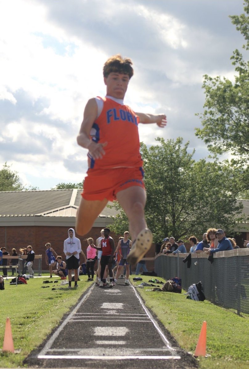 Isaiahkell1311's tweet photo. Class of 2028 long jumper and multi sport athlete hoping to go to college for sports Long Jump-19’8 freshman year looking forward to this year https://t.co/0WvK20SP1z