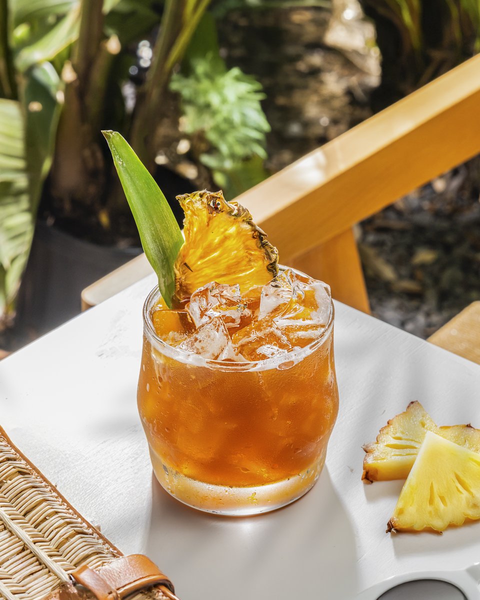 A golden pour kissed by smoke and spice 🌶️Meet the Pineapple Express, tequila infused with pineapple, Ilegal mezcal, Cointreau, lemon, and cane syrup