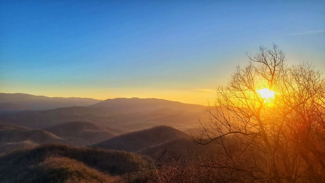 “Show me your ways, O Lord, teach me your paths; guide me in your truth and teach me, for you are God my Savior, and my hope is in you all day long.”🙏
Psalm 25:4-5
bible.com/bible/111/psa.…