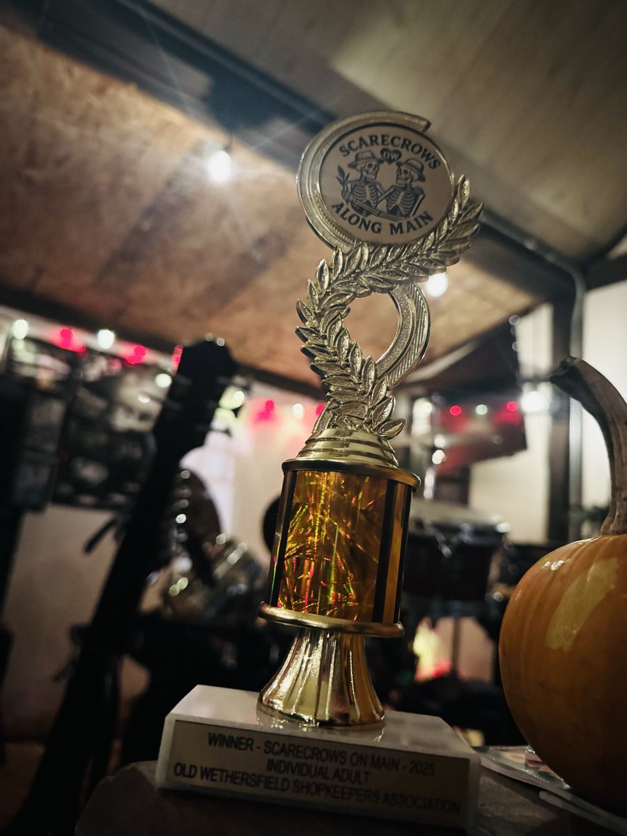 jammybrocodile's tweet photo. What an awesome season of #scarecrowsonmain Thanks everyone who stopped down to visit the @jammybrocodile scarecrow for stickers and high-fives—he’s back home in his natural habitat… the JamShed. So…. anyone have ideas for what to do with a life-size Brocodile? 
🎸🥦🐊#yearofthebrocodile #savethebrocodile #odub #oldwethersfield #scarecrow #Jammy #turtlejenkins #1stplace