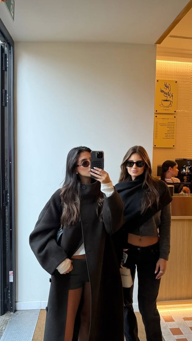 IAmAnnaCarter's tweet photo. Started the day with matcha lattes ☕️, hung out and snapped a few pics 🖤, ended with truffle pasta for dinner 🍝. A perfect day https://t.co/YTyWwyGXTL