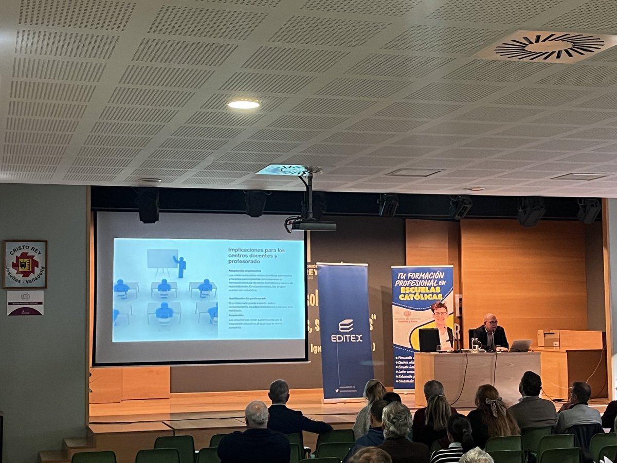 Hoy acogemos en nuestro centro el Encuentro de Directivos de Centros de Formación Profesional de Castilla y León organizado por <a href="/escacyl/">Escuelas Católicas Castilla y León 🧡</a> 

En él abordamos la formación modular y casos prácticos para la gestión directiva de la mano de Óscar García y Marcos Pérez