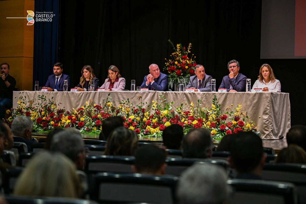 Ontem teve lugar a cerimónia de tomada de posse dos novos órgãos autárquicos do Município de Castelo Branco para o mandato 2025/2029. Foi um momento marcado pela presença de muitos albicastrenses que quiseram testemunhar o início de um novo ciclo de trabalho.