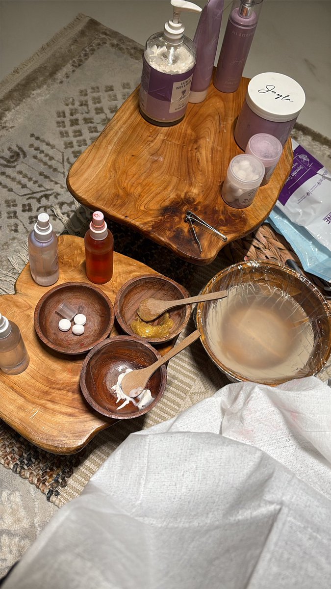 فكرة اني ادلع نفسي في بيتي اقيمها ١٠٠٠/١٠٠٠ 
بلا صالون بلا هم