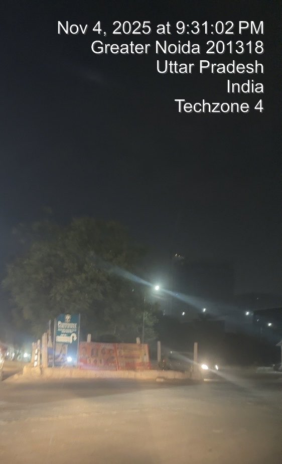 अब तो दीपावली, गोवर्धन और भाई दूज जैसे सभी बड़े त्यौहार खत्म हो चुके हैं, फिर भी ज़्यादातर राउंडअबाउट्स पर अवैध होर्डिंग्स ज्यों की त्यों लटकी हैं

आख़िर ऐसी क्या मजबूरी है कि इनकी सफ़ाई नहीं हो पा रही

<a href="/OfficialGNIDA/">Greater Noida Industrial Development Authority</a> <a href="/NEFOMAncr/">NEFOMA</a> <a href="/BJP4UP/">BJP Uttar Pradesh</a> <a href="/noidakhabar/">NoidaKhabar.com</a> <a href="/GreaterNoidaW/">Greater Noida West</a>