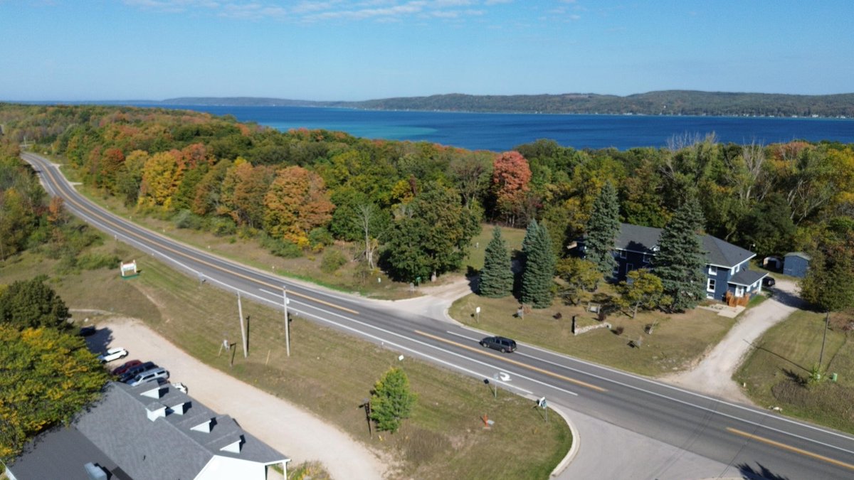 MIoutdoorProprt's tweet photo. 3 commercial lots totaling 3 +/- acres. The price includes the plans for an approved self storage facility that you can either condo or rent. There is a chance you could possibly get the property re-zoned to residential. https://t.co/lQs7zsU9cU https://t.co/cV7RkJAzNm