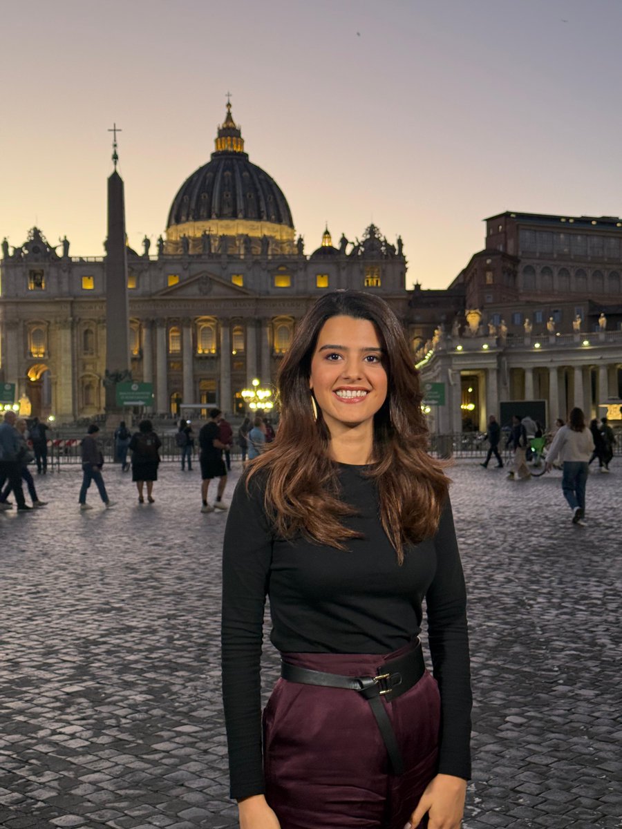 Paola outside the Vatican this evening. ❤️