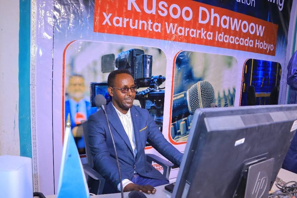 Sabrie1A's tweet image. The Mayor of Hobyo District @OsmanAhmedAbdu1, accompanied by the Deputy Mayor Muqtar Sheikh Salim. 
Participated in the inauguration ceremony of the #HBC Radio Station, a media outlet established in the District of #Hobyo the importance of free media and press is #Vital.