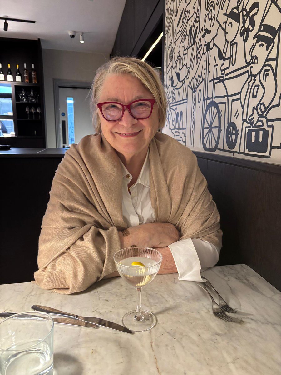RosemaryShrager's tweet photo. Dinner with a friend at The Store hotel in Oxford.
The Smoked haddock & mussel chowder was delicious!
#TheStoreOxford #Treadwell #dinnerwithfriends #Seafoodchowder #cheflife https://t.co/brTzeyvIW1
