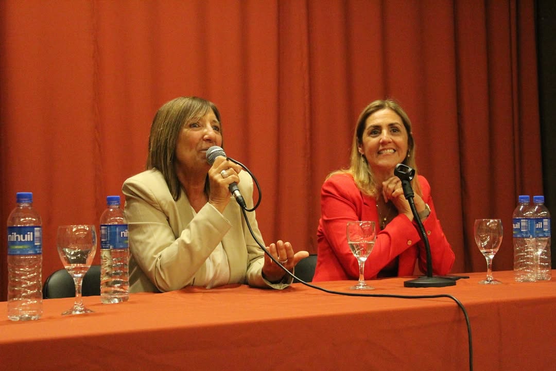 PensarMDP's tweet photo. Felicitamos a las nuevas autoridades de la @unmdp y les deseamos una gestión exitosa.
Desde Punto de Encuentro Pensar Mar del Plata reafirmamos nuestro compromiso de seguir trabajando junto a las universidades por una ciudad del futuro, sostenible, inclusiva e innovadora. https://t.co/ogjwXgrQNo