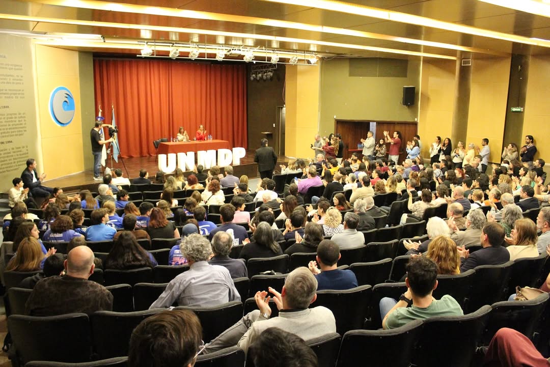 Felicitamos a las nuevas autoridades de la <a href="/unmdp/">Universidad Nacional de Mar del Plata</a> y les deseamos una gestión exitosa.
Desde Punto de Encuentro Pensar Mar del Plata reafirmamos nuestro compromiso de seguir trabajando junto a las universidades por una ciudad del futuro, sostenible, inclusiva e innovadora.