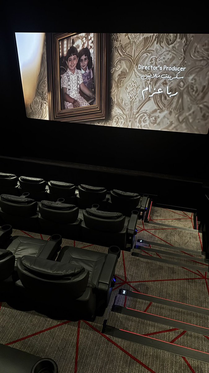 عايشه حياتي بالطول و العرض و بعدين يجي واحد راسه مربع يفسدها؟ خسي إلا اهو عاد🥱.