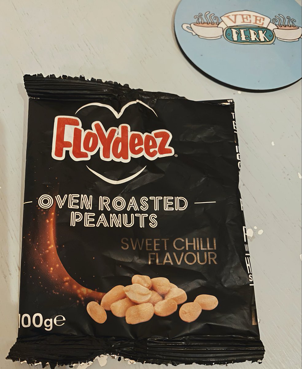 Kurlycheeks's tweet photo. Floydeez and I go together real bad.. their peanuts always have me on a serious chokehold. Especially this flavor and the Salted Caramel one..fave guilty pleasure… https://t.co/gY1U6POfmy