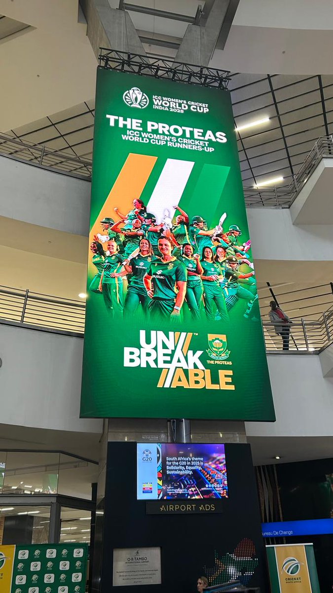 Airports_ZA's tweet image. Home is where the pride lands. Welcome back, Proteas! The spirit of resilience lives on at @ortambo_int . 🇿🇦 ✈️ #UNBREAKABLE #Proteas #ACSAllence #CWC25