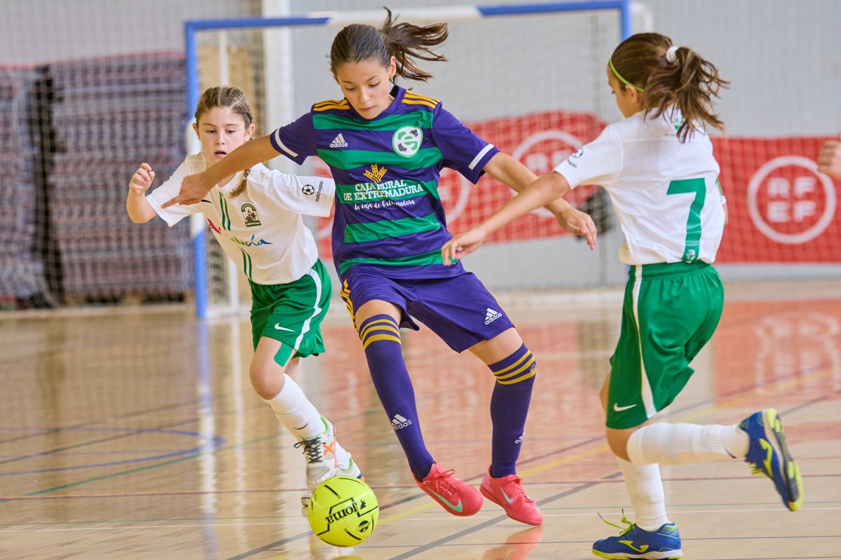 FedExFutbol's tweet image. 💚🤍🖤 | #SelecciónExtremeña |

📌Primeras preselecciones en categoría Sub-14 y Sub-16 Femeninas de #FútbolSala el domingo 9 de noviembre en 📍Villagonzalo.

🔗Accede 👉goo.su/63jzSth

#SomosFEXFUTBOL
#VamosExtremeña