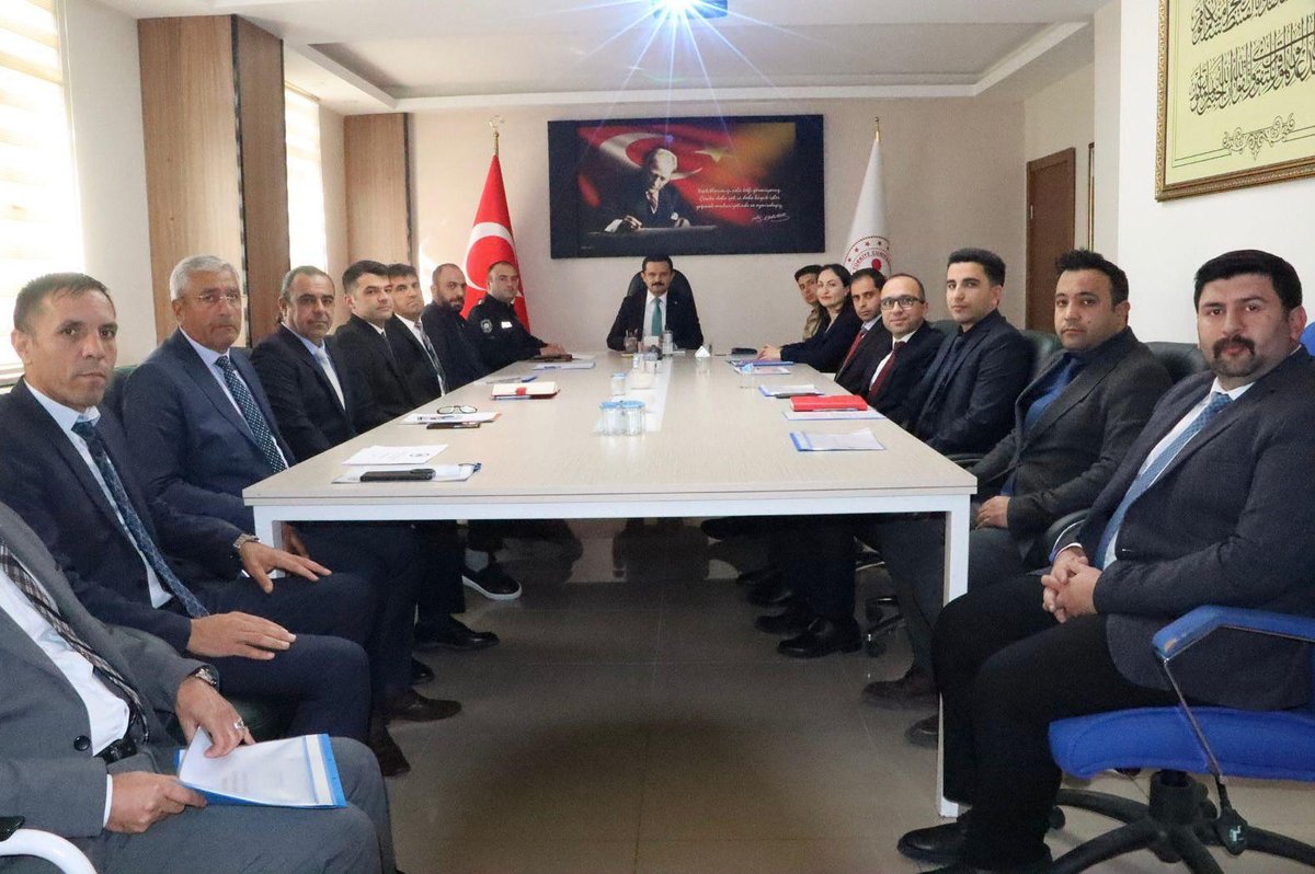 📌 Kaymakamımız Sayın Onur TİTİZ başkanlığında, 5442 sayılı İl İdaresi Kanunu uyarınca ilgili kurum amirlerinin katılımıyla “İlçe İdare Kurum Amirleri” toplantısı gerçekleştirildi.