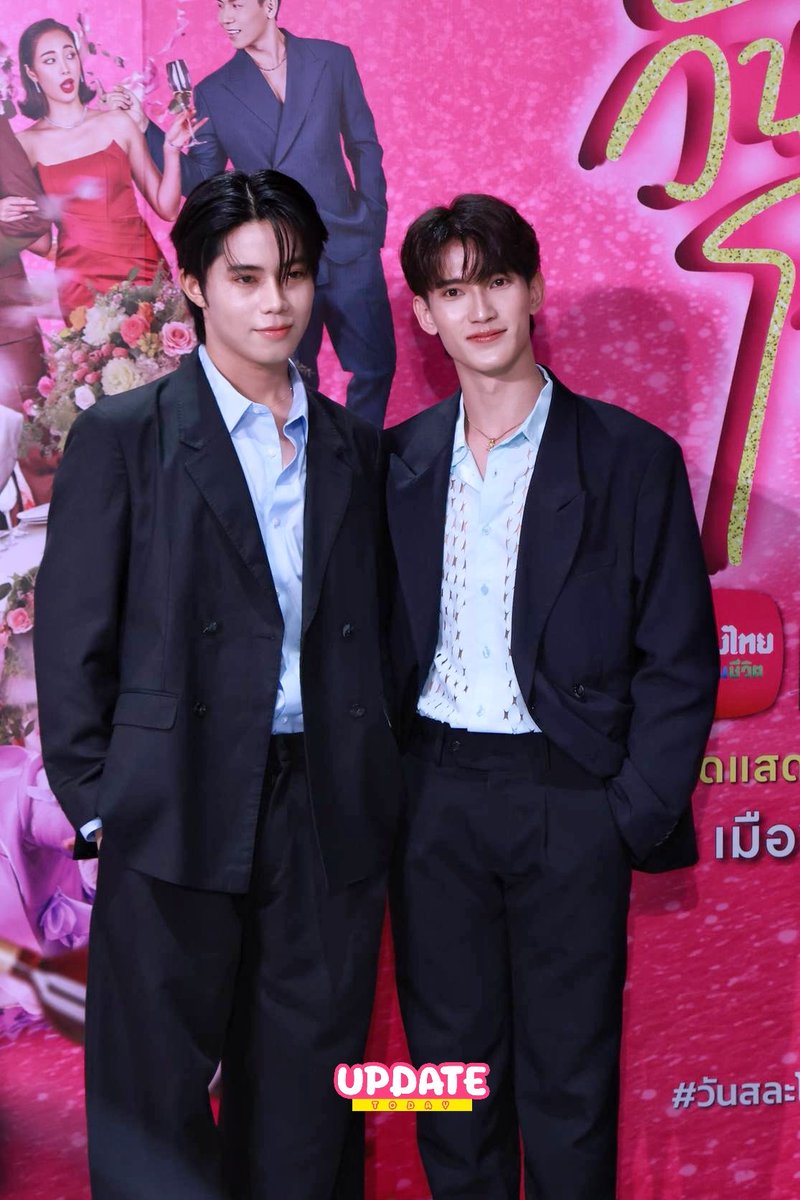 "โอม - เฟริสท์" ร่วมงาน "วันสละโสดกับโจทก์เก่า ๆ เดอะ สรวน มิวสิคัล"  รอบปฐมทัศน์ 

#วันสละโสดกับโจทก์เก่าๆGalaNight
#วันสละโสดกับโจทก์เก่าๆเดอะสรวนมิวสิคัล #OhmFirst #OhmSarit #First_Chalongrat #UPDATETODAY #ข่าว #ข่าวบันเทิง