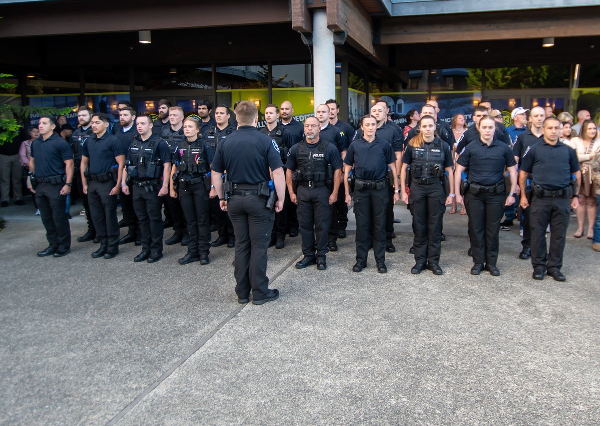 WSCJTC's tweet image. Day One ➡️ Graduation Day 🎓
Two photos that capture dedication, growth, and the making of Washington’s newest peace officers.
👏 Congrats to BLEA Class 921!
#BLEA921 #WSCJTC #ExcellenceInTraining