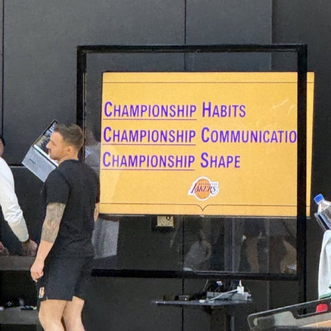 LeBron has yet to play a game, Luka’s missed 4 games, AR missed last night… yet the Lakers are 6-2 (2nd in the West) and 4-0 on the road…

JJ has EVERYONE bought into championship habits, championship communication, and championship shape 💯