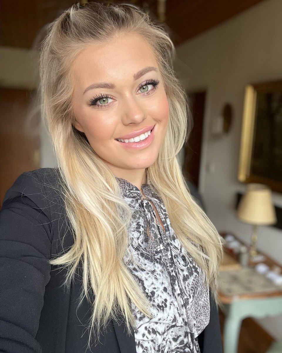 Basia2l's tweet image. Stay positive and loving, and you will find happiness.