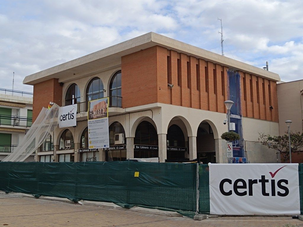 DelmaciodeConit's tweet image. Els rabassaires van construir el primer Casal de #Cunit amb les seves pròpies mans ✊🌾
Ara el poble el transforma per afrontar el futur
Una història que val la pena recordar 👇
delmaciodeconito.wordpress.com/2025/11/01/10-…