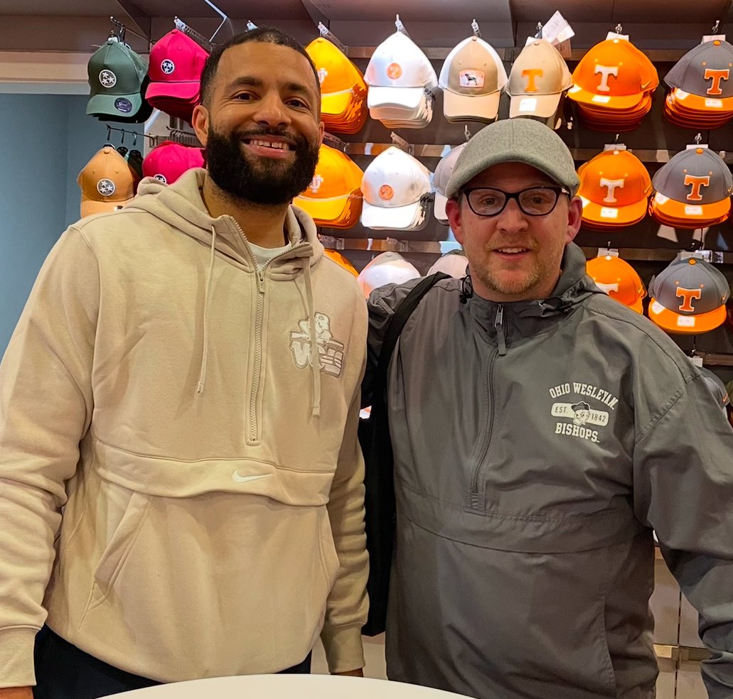 big UPs the #GOAT <a href="/clofton606/">Chris Lofton</a> for doing a great job as the color analyst for the <a href="/Vol_Hoops/">Tennessee Basketball</a>