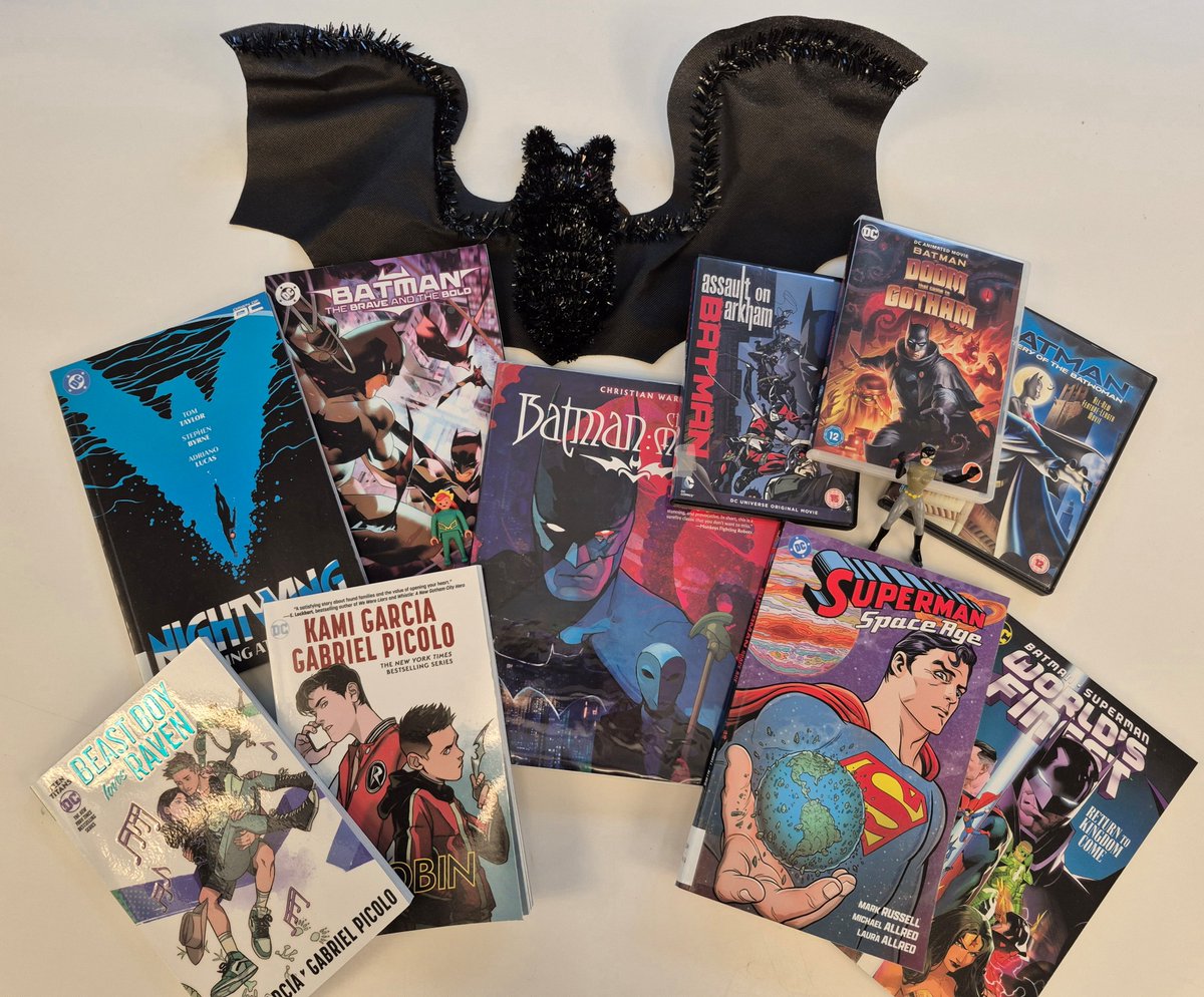 🎉📚 That’s a wrap on our Comic Book Festival! 🦸‍♀️🦸‍♂️✨

Thank you to everyone who joined us for the panels, cosplay, crafts, and comic book fun! From superhero storytimes to epic fan art, our libraries were buzzing with creativity and community spirit. And of course thanks to