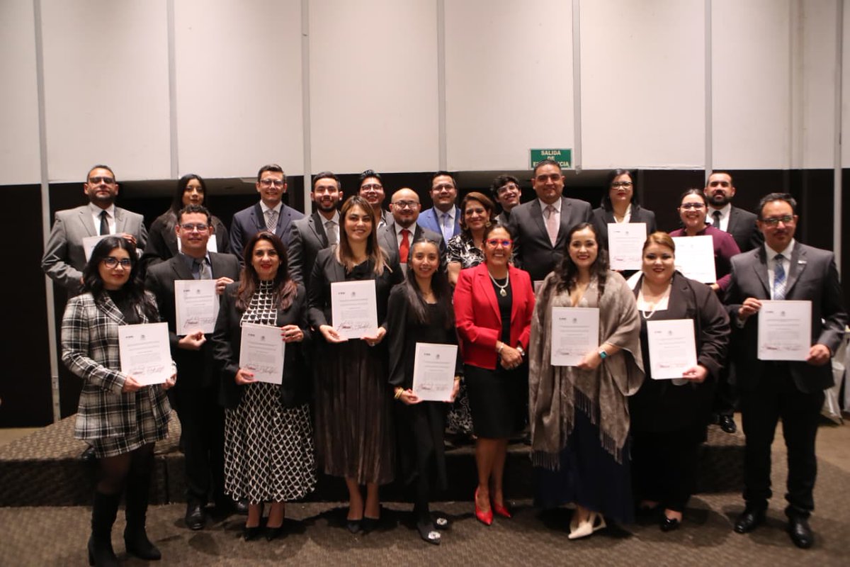 IEE_BC's tweet image. 📋 Este lunes, el #INE entregó constancias de designación a las nuevas consejerías de los #OPLE.

Por el #IEEBC recibieron:
🔹 Paola Ximena Beltrán Prado
🔹 María Concepción Castillo Rodríguez
🔹 Héctor Ricardo Haro Solorio