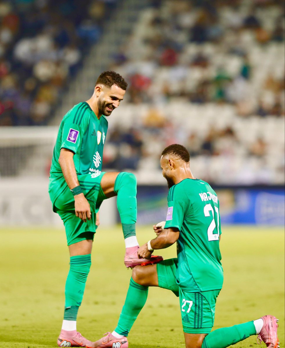 أكثر اللاعبين مساهمة بالأهداف مع الأهلي في دوري أبطال آسيا تاريخيًا | 

• عمر السومة (27) مساهمة
• رياض محرز (21) مساهمة 🆕
• فيكتور سيموس (18) مساهمة 
• تيسير الجاسم (15) مساهمة

#StatusARB