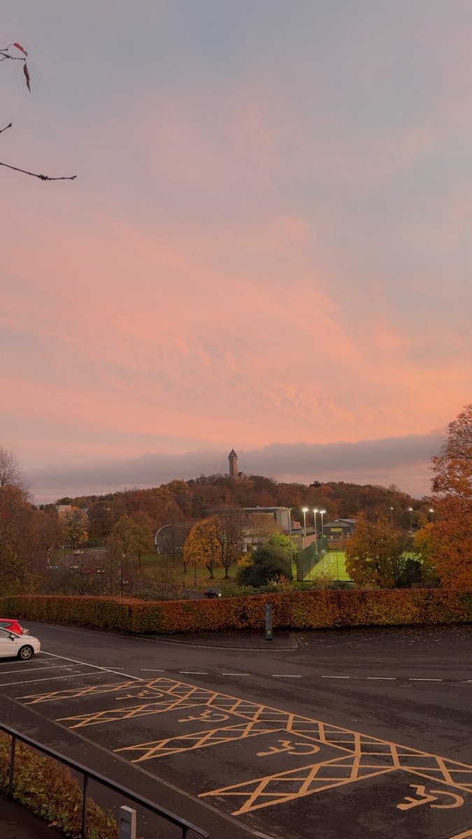 What a beautiful sunset to walk out to after a skills day with the lovely first years <a href="/Stir_Para/">Stirling Paramedic</a> 🧡