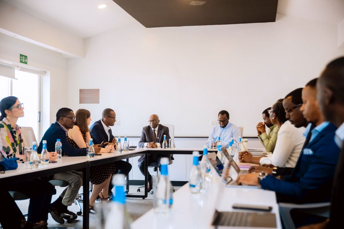 During his visit to <a href="/IremboGov/">IremboGov</a>, <a href="/sahr_kpundeh/">Sahr Kpundeh</a>, <a href="/WorldBank/">World Bank</a> Country Manager for #Rwanda, saw how Irembo 3.0 and the ‘Kubaka’ System are transforming service delivery.

“They’re making services faster, paperless &amp; more transparent. Citizens can now access 240+ services online.”