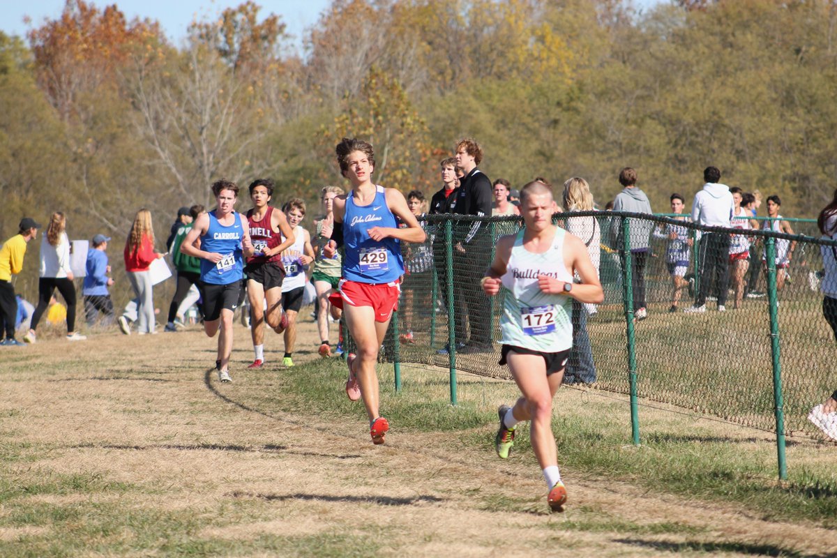 Check out some of the action from the Boys Cross Country team at the IHSAA State Finals. The entire gallery can be seen at johnadamseagles.com/Galleries
🏃‍♂️🦅🔴⚪️🔵🏆🏃‍♂️
