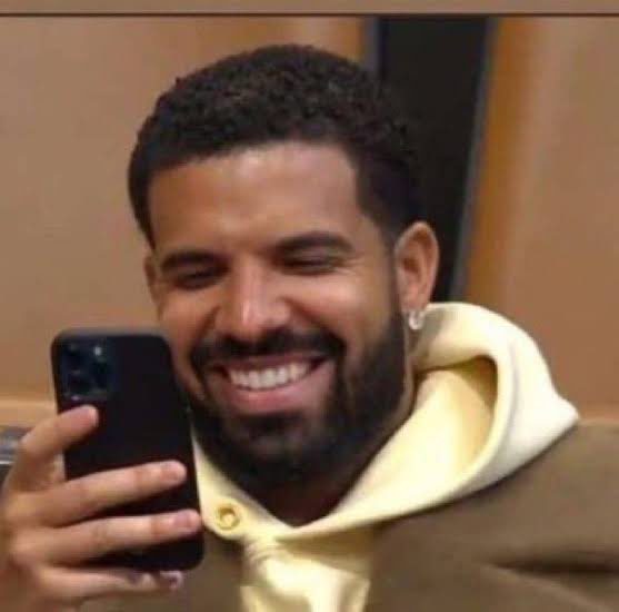 0xTmony's tweet image. Velvet’s building fast, and their latest drop is Velvet Unicorn, an AI copilot for DeFi.

Think of it like having a personal assistant that helps you:
 -Discover new tokens &amp;amp; vaults -Analyze on-chain data -Optimize trades and yield strategies

All powered by the same DeFAI