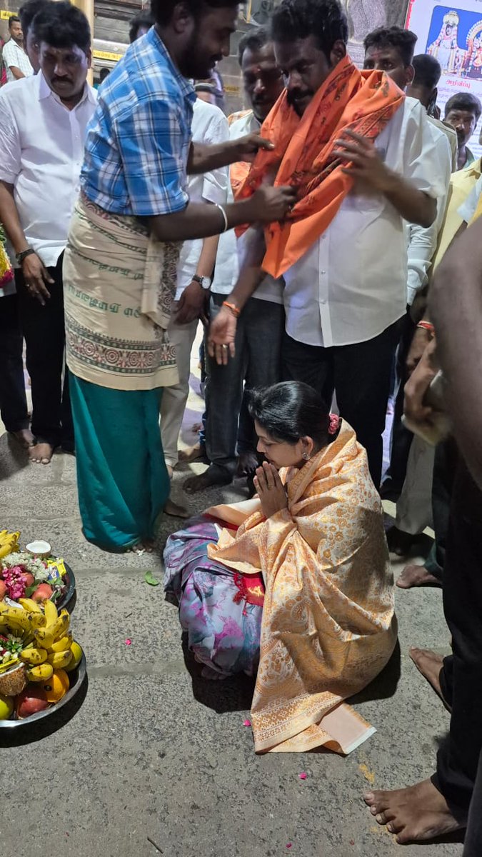 SivakumarState's tweet image. திருவாமாத்தூர் அருள்மிகு ஸ்ரீ அபிராமேஷ்வரர் திருக்கோவிலில்  பசுமைத்தாயகம் தலைவர் முனைவர் திருமதி.சௌமியாஅன்புமணி அவர்களுடன் சாமி தரிசனம் செய்தேன்...