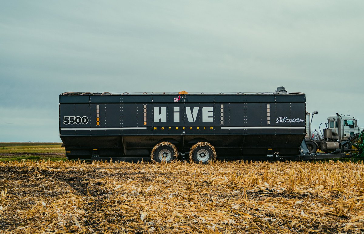elmersmfg's tweet image. The HIVE Motherbin. Same carrying capacity of five semis in one grain cart. Endless efficiency.